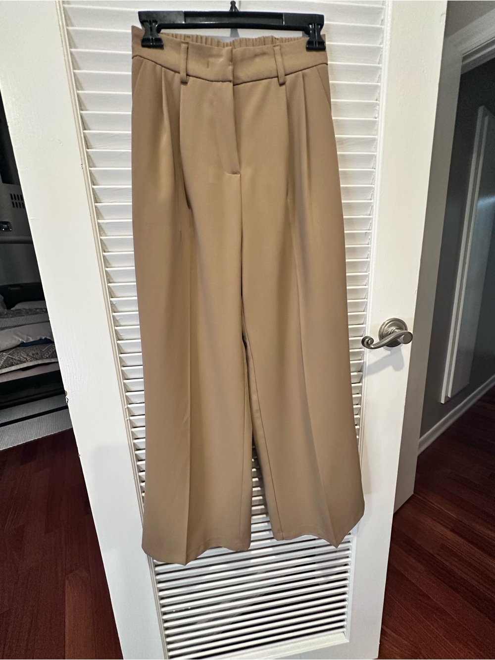 Wide-Leg High-Waist Women's Trousers in Camel